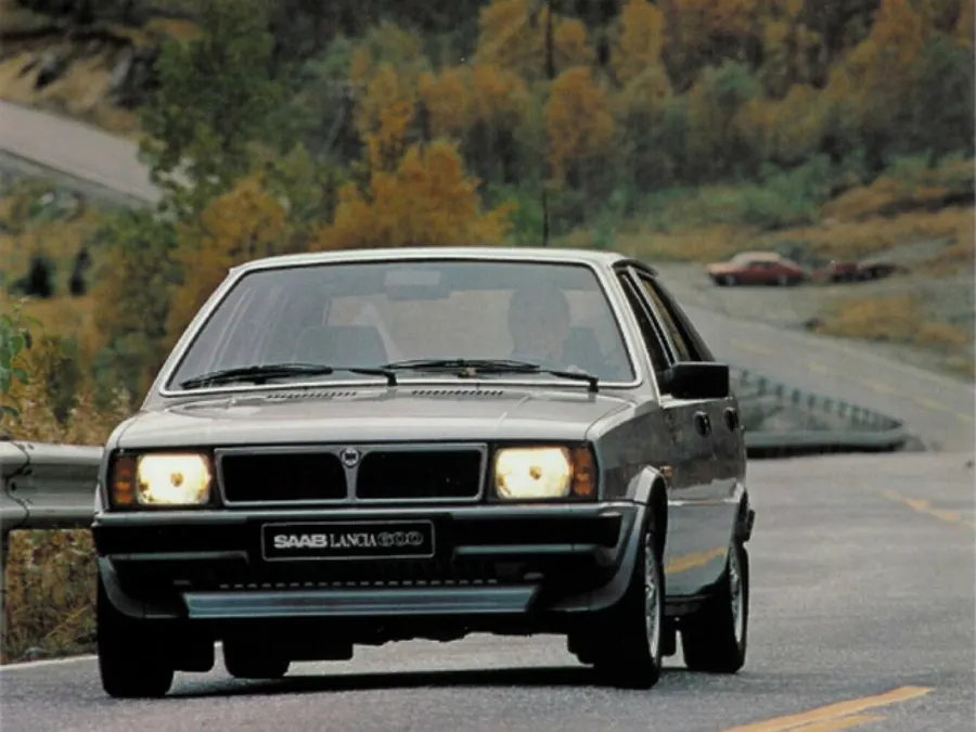 Saab 600 — фото модели