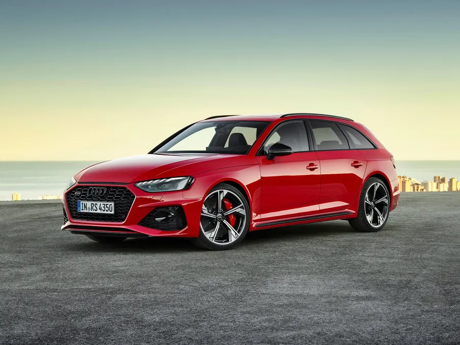 Audi RS 4 — фото модели