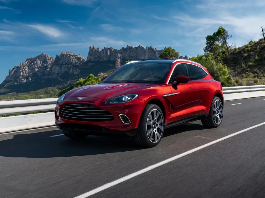 Aston Martin DBX — фото модели