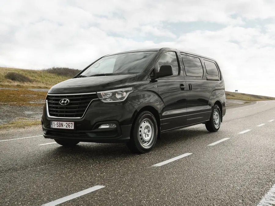 Hyundai H-1 — фото модели