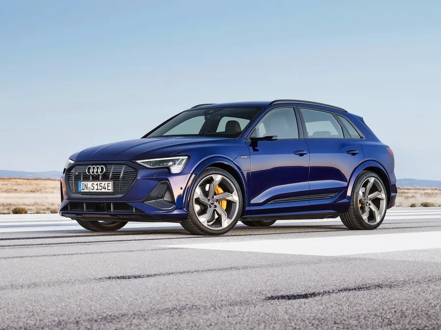 Audi e-tron S — фото модели