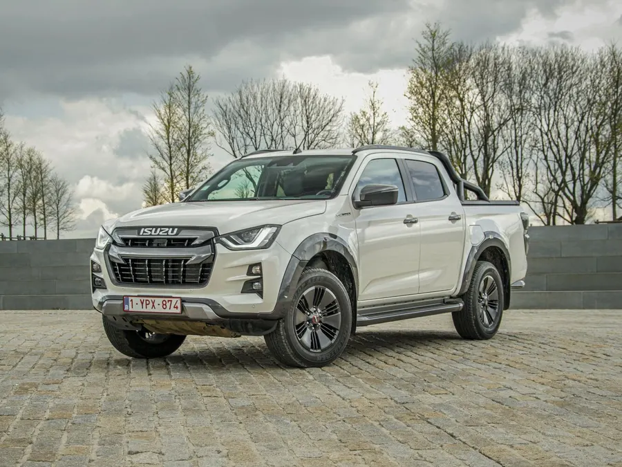 Isuzu D-Max — фото модели — фото 1