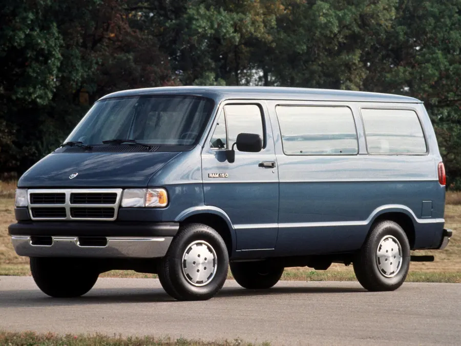 Dodge RAM Van — фото модели