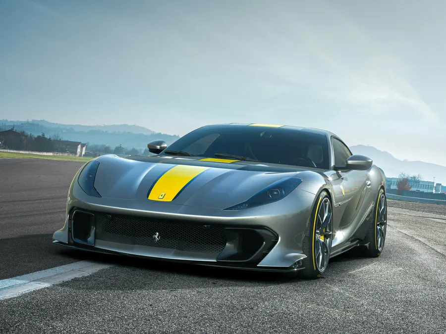 Ferrari 812 — фото модели
