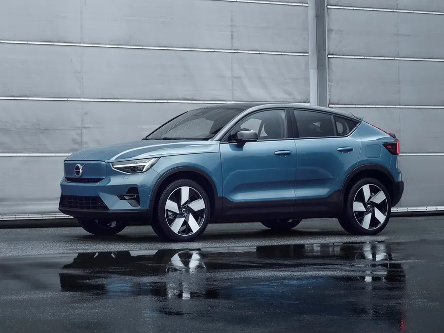 Volvo C40 — фото модели