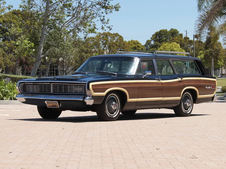 Ford Country Squire — фото модели