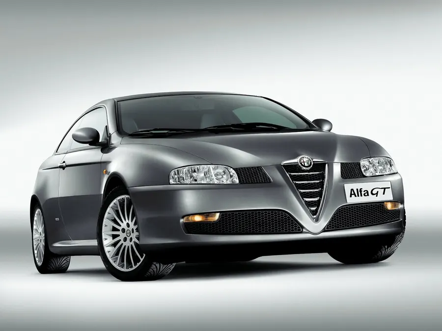 Alfa Romeo GT — фото модели
