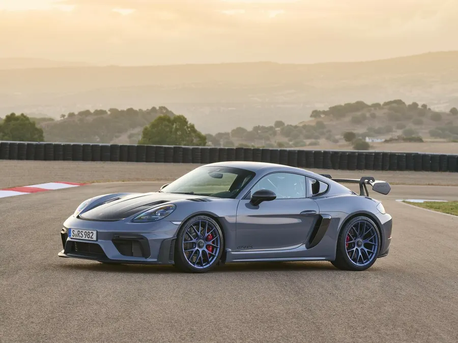 Porsche Cayman GT4 — фото модели