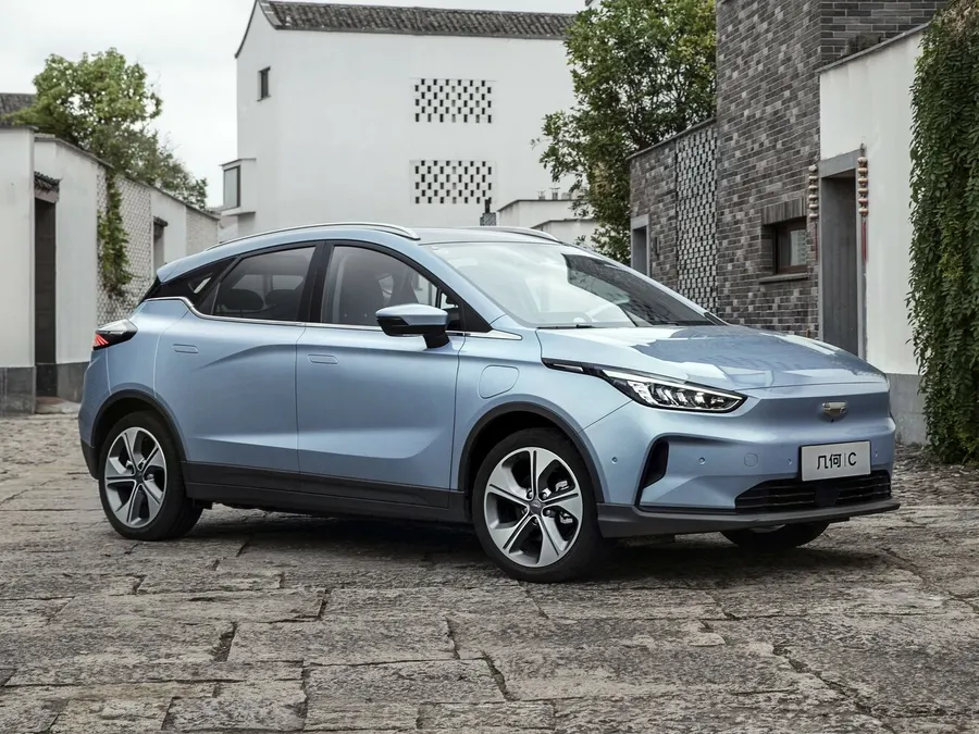 Geely Geometry C — фото модели