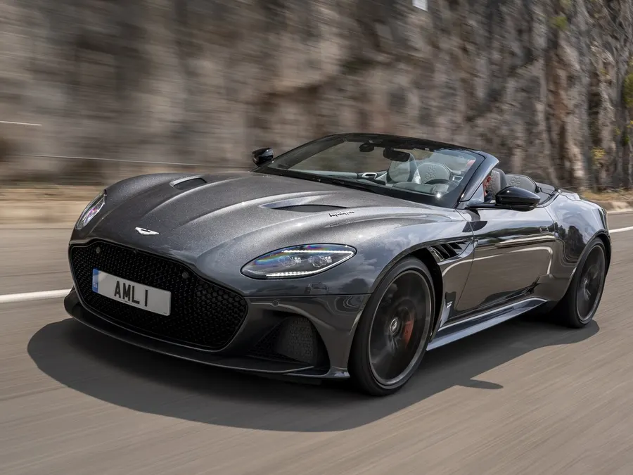 Aston Martin DBS — фото модели