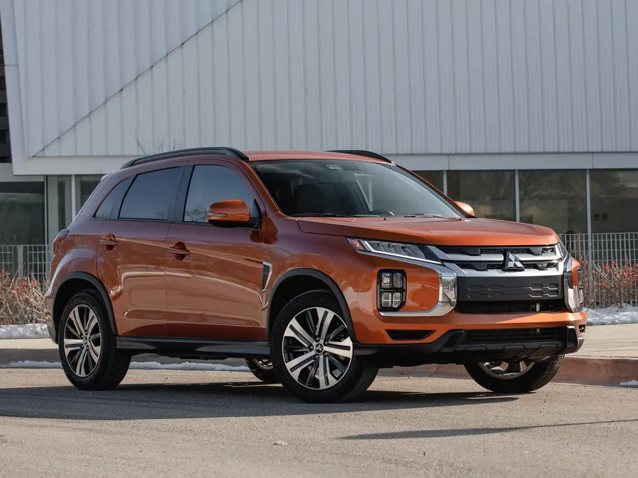Mitsubishi Outlander Sport — фото модели