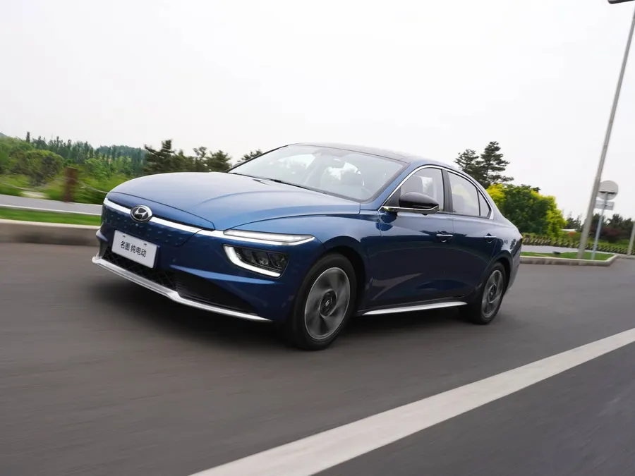 Hyundai Mistra — фото модели
