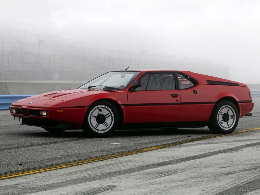 BMW M1 — фото модели