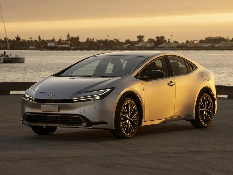Toyota Prius — фото модели
