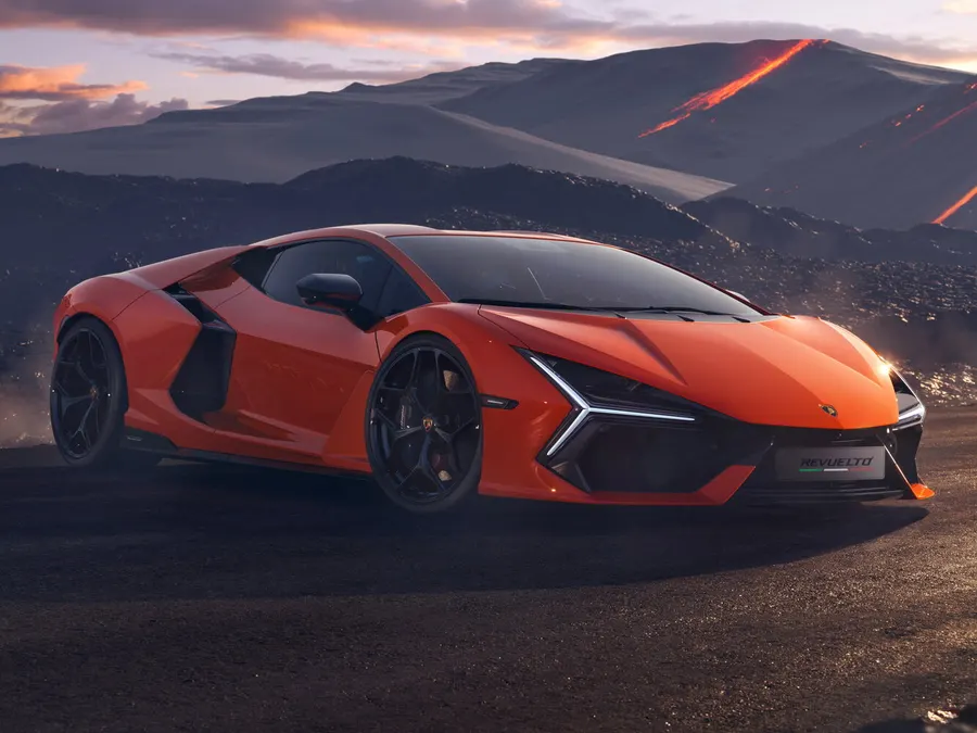 Lamborghini Revuelto — фото модели