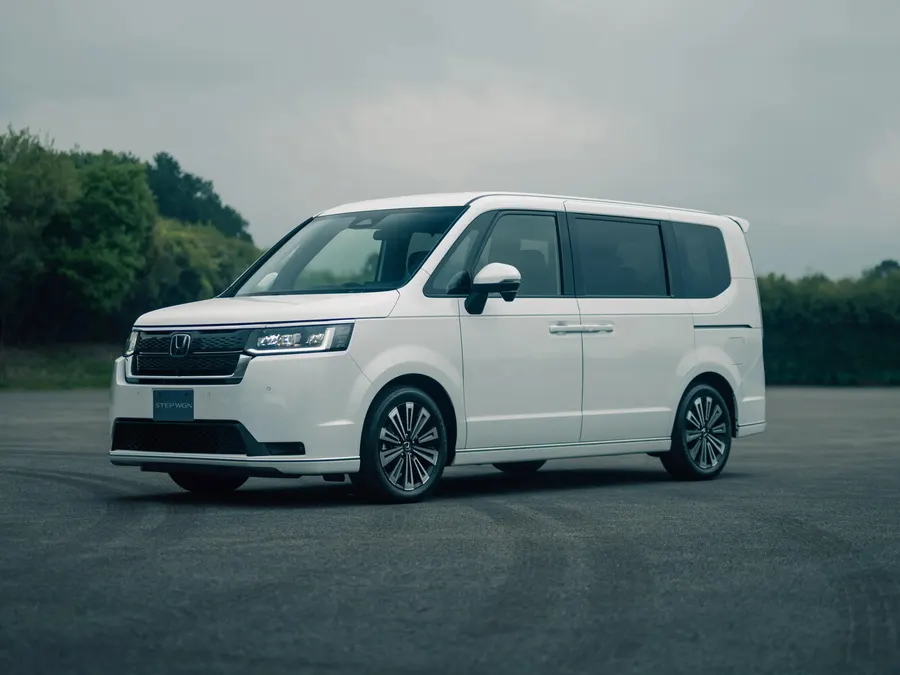 Honda Stepwgn — фото модели