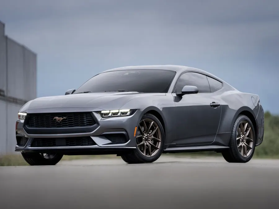 Ford Mustang — фото модели