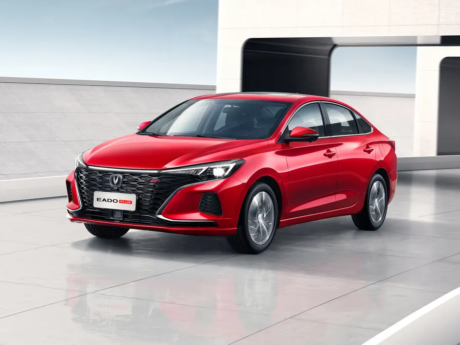 Changan Eado Plus — фото модели