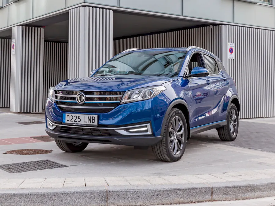 Dongfeng Fengon 500 — фото модели