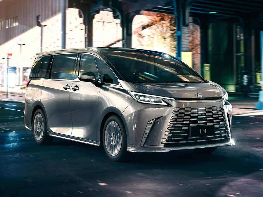 Lexus LM — фото модели
