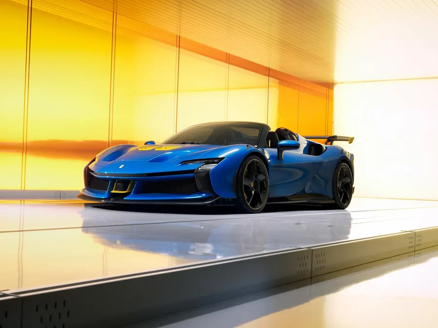 Ferrari SF90 — фото модели
