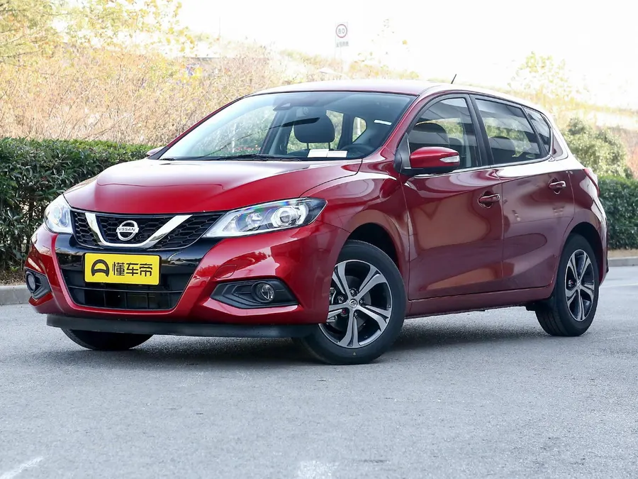 Nissan Tiida — фото модели