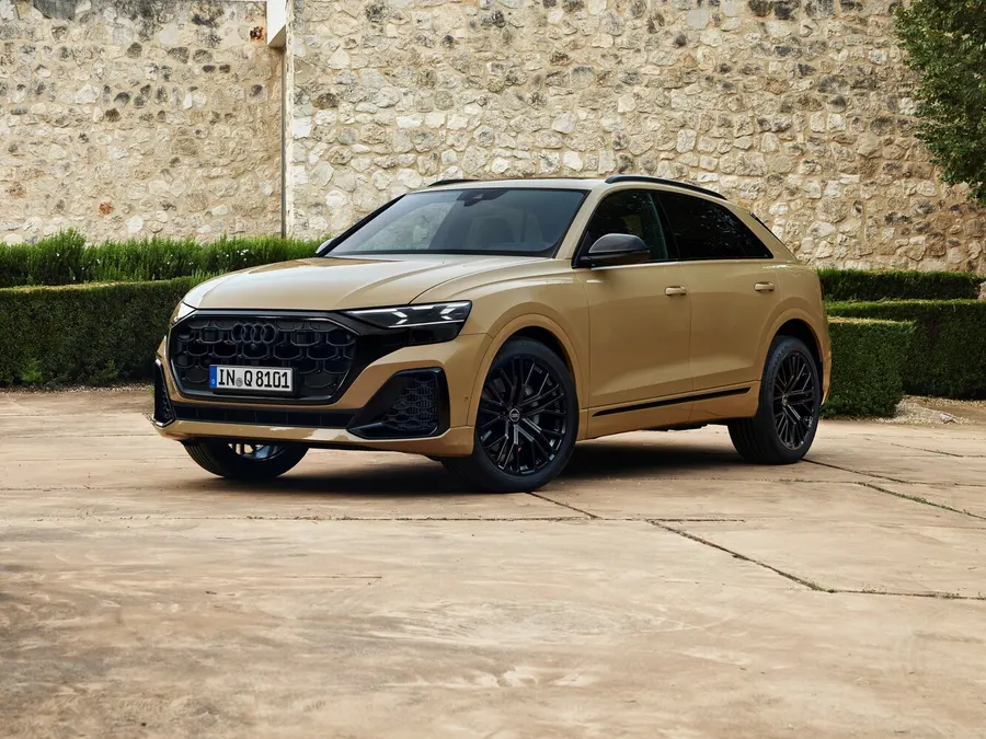 Audi Q8 — фото модели
