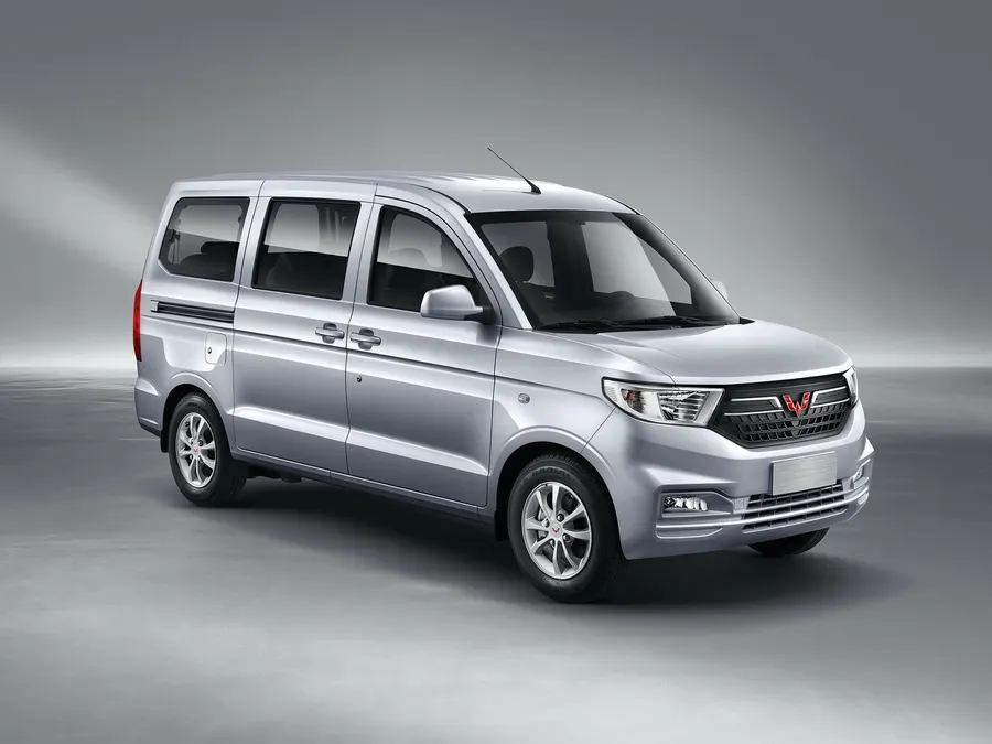 Wuling Hongguang V — фото модели