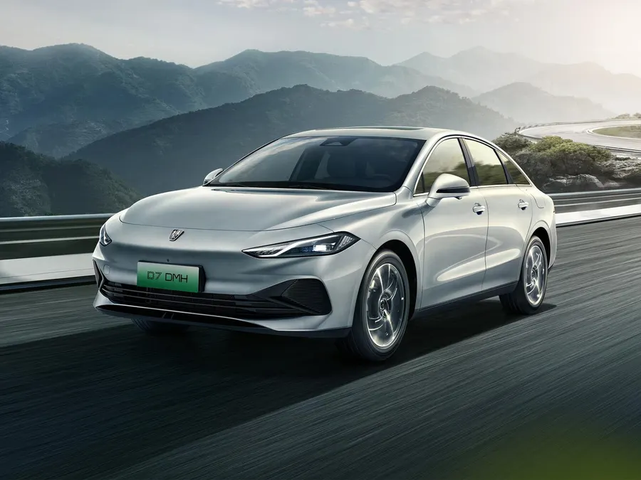 Roewe D7 — фото модели