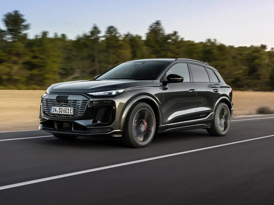 Audi SQ6 e-tron — фото модели