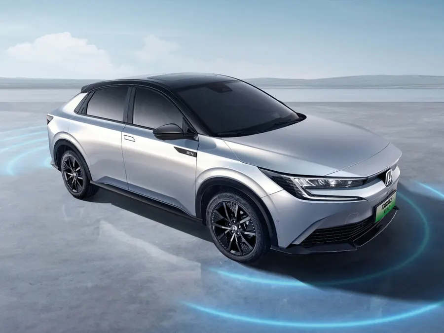 Honda e:NP2 — фото модели