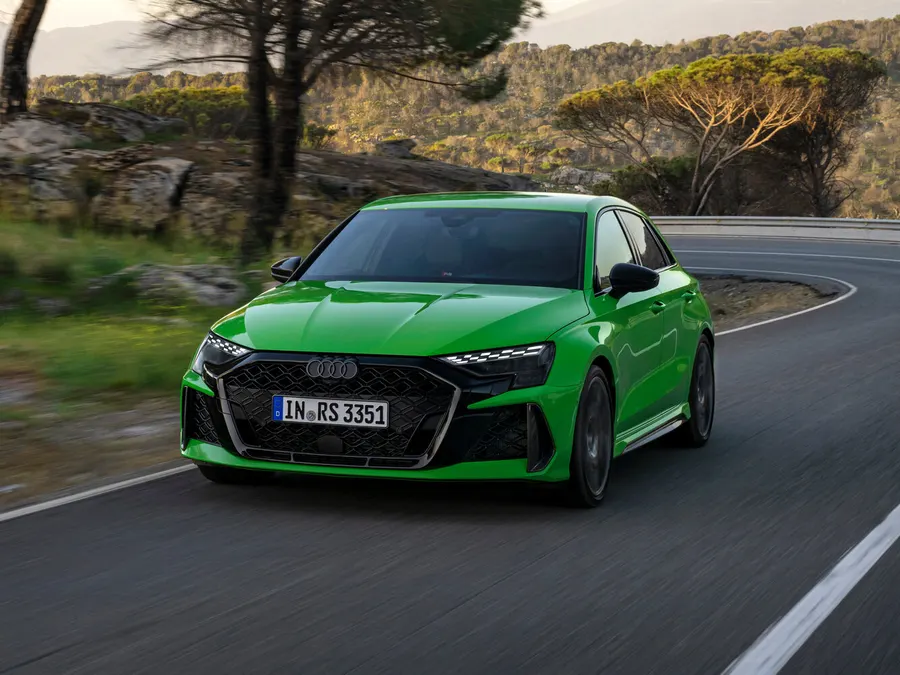 Audi RS 3 — фото модели