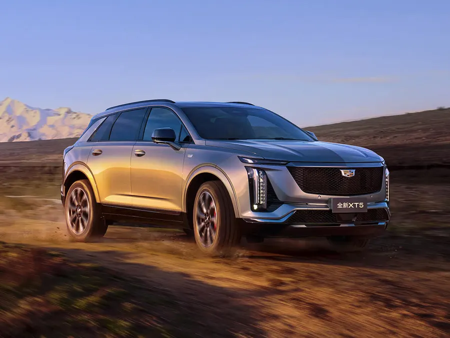 Cadillac XT5 — фото модели