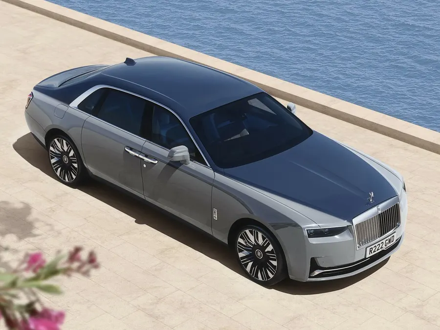 Rolls-Royce Ghost — фото модели