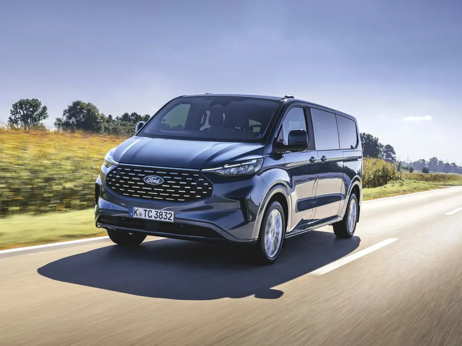 Ford Tourneo Custom — фото модели