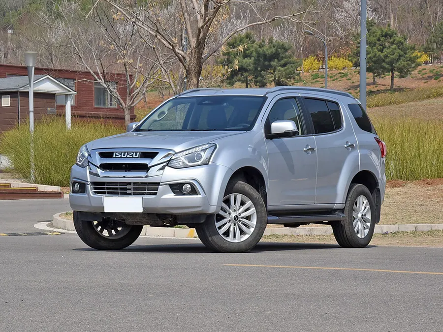 Isuzu MU-X — фото модели