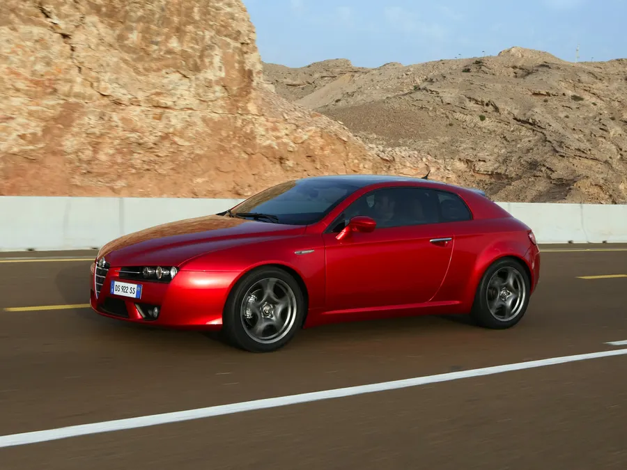 Alfa Romeo Brera — фото модели
