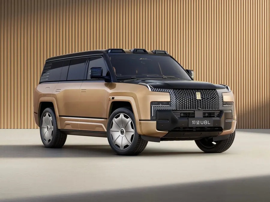 BYD Yangwang U8 — фото модели