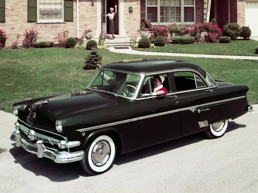 Ford Crestline — фото модели