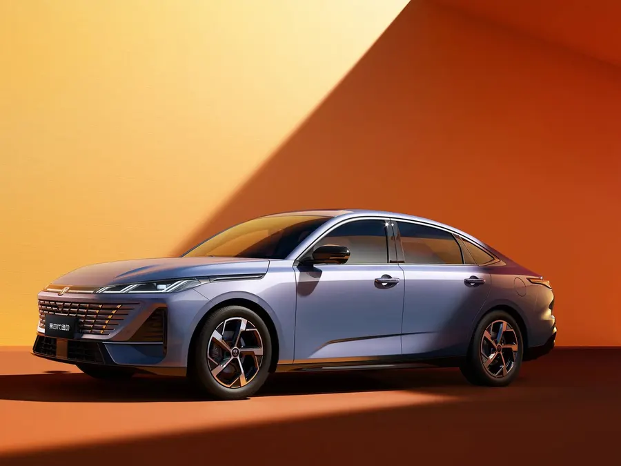 Changan Eado — фото модели