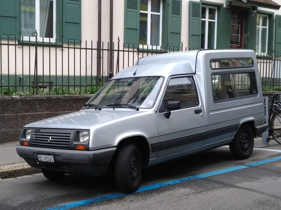 Renault Rapid — фото модели