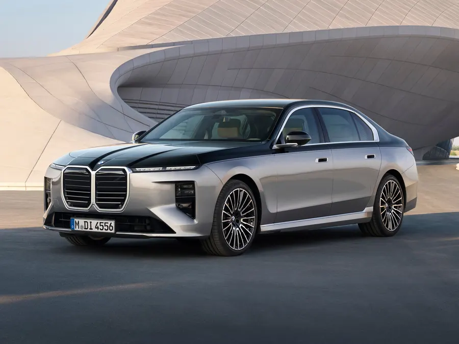 BMW 7 ╤Б╨╡╤А╨╕╨╕ — фото модели
