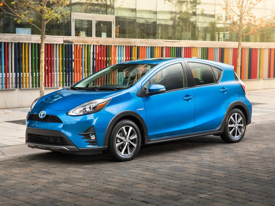Toyota Prius c — фото модели