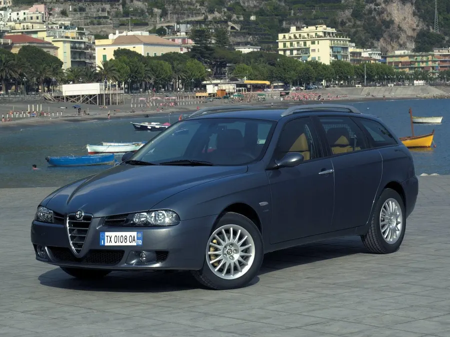 Alfa Romeo 156 — фото модели