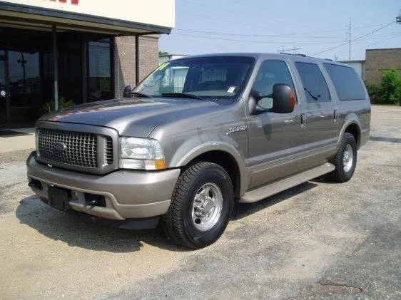 Ford Excursion — фото модели