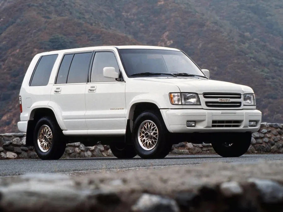 Isuzu Trooper — фото модели