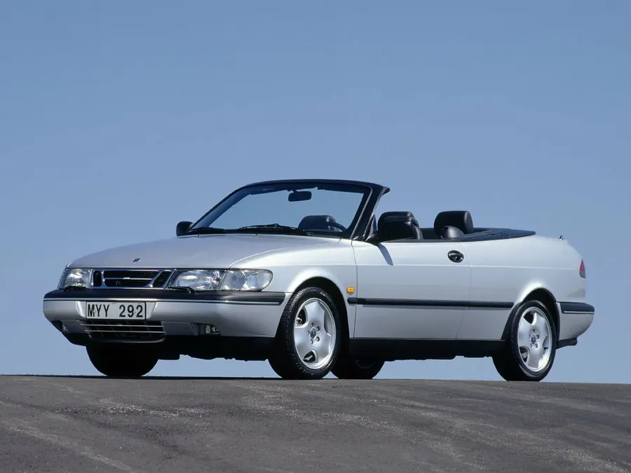 Saab 900 — фото модели