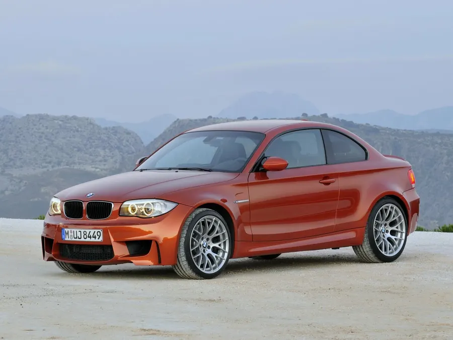 BMW 1M — фото модели