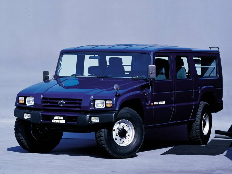 Toyota Mega Cruiser — фото модели