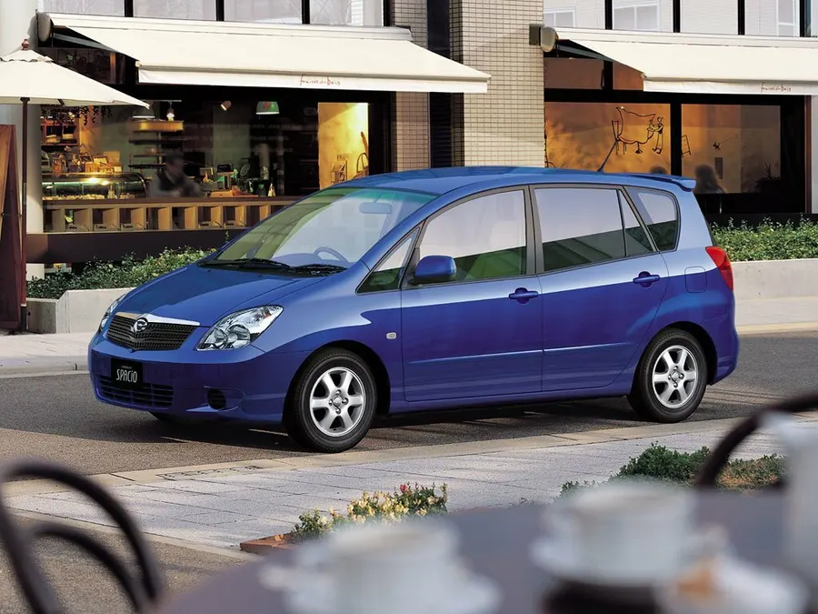 Toyota Corolla Spacio — фото модели